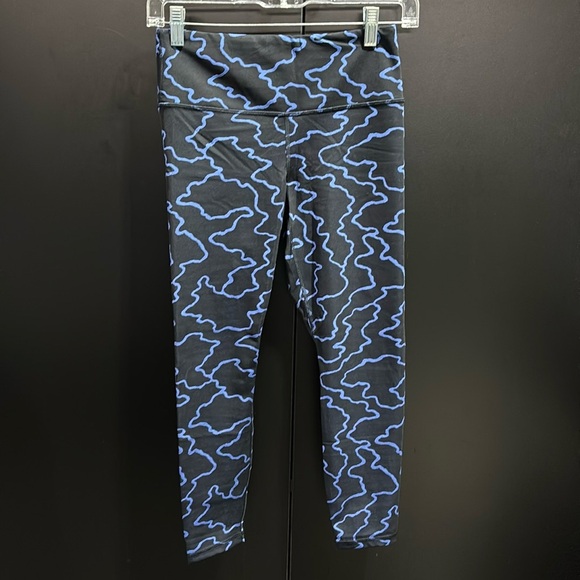 Athleta High Waist 7/8 athletic leggings,key pocket,black w/blue swirl pattern - Picture 1 of 7